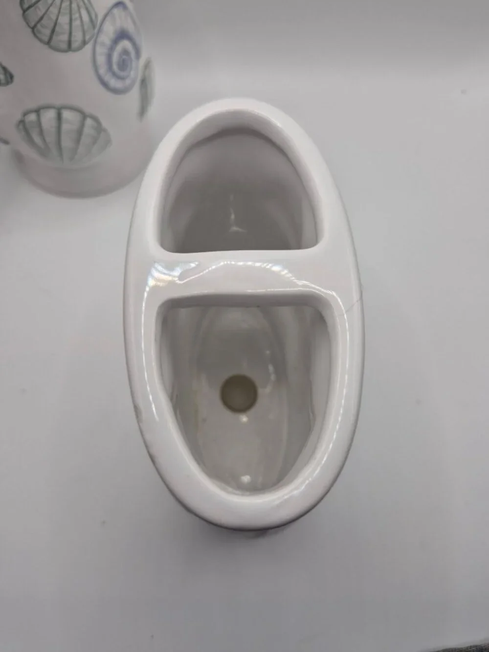 Ceramic Bathroom Set  Coastal Seashell Design  Soap Dish  Toothbrush Holder